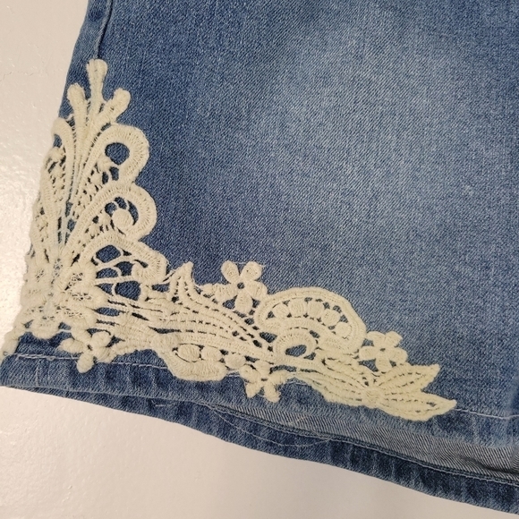 BDG High Rise Erin Embroidered Lace Boho Denim Jean Shorts - Picture 6 of 9